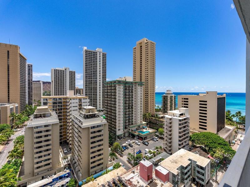 Newly Innovated Oceanview Beach Condo Sauna Po image