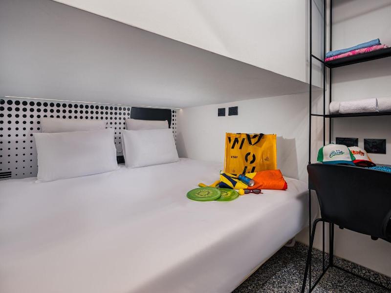 Wom Beach Pod Hotel image