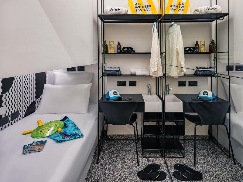 Wom Beach Pod Hotel image