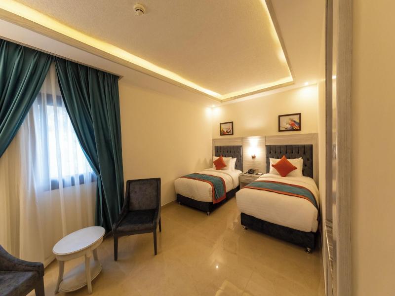Petra Canyon Hotel image