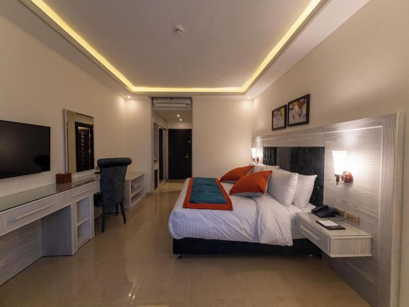 Petra Canyon Hotel image