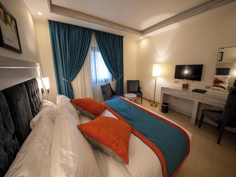 Petra Canyon Hotel image