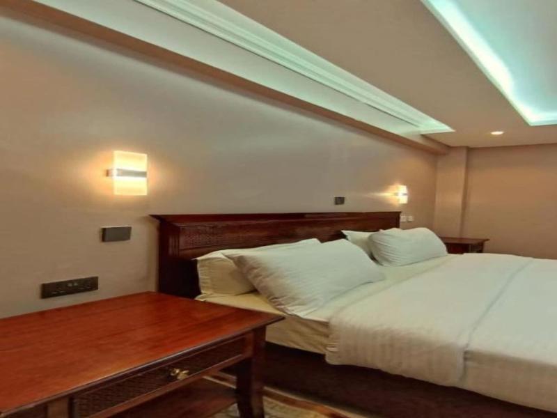 Decale Palace Hotel image