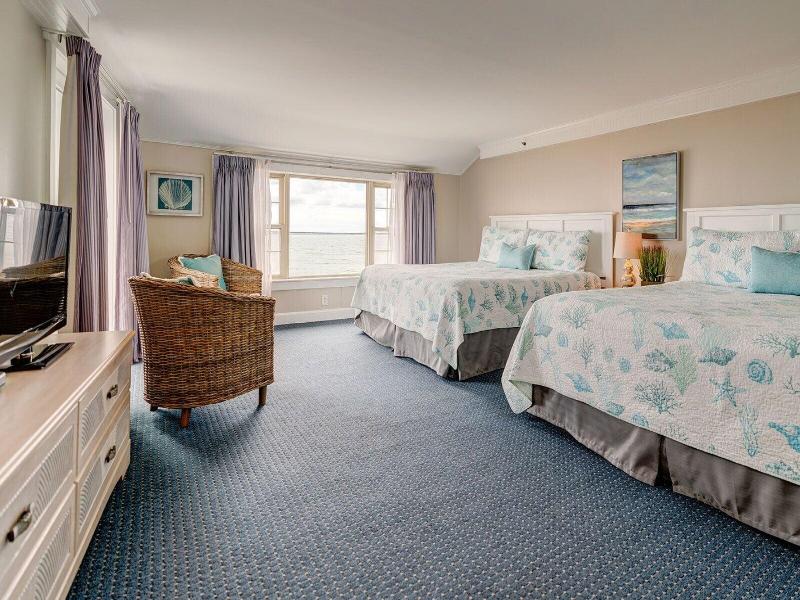 The Heights Hotel image