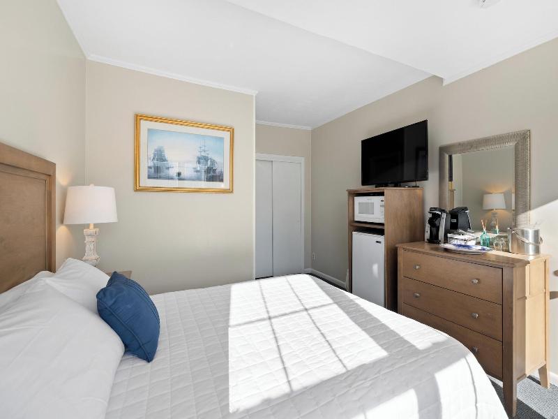 The Heights Hotel image