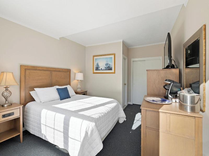 The Heights Hotel image