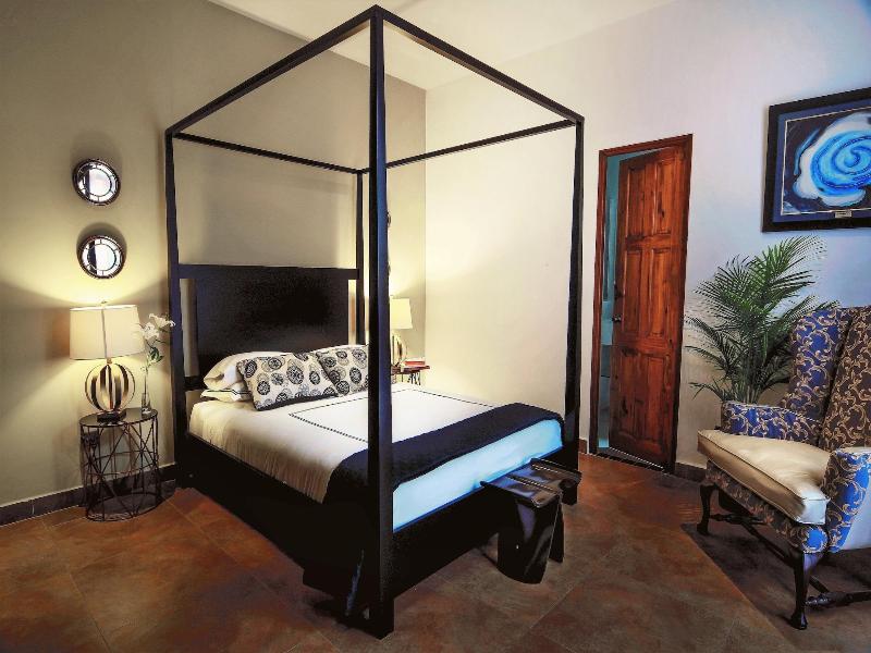 La Isabela Suites image