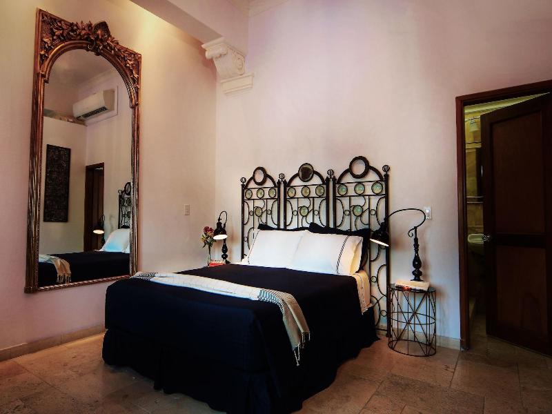 La Isabela Suites image
