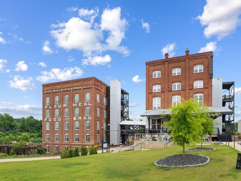 City Mills Hotel — general view