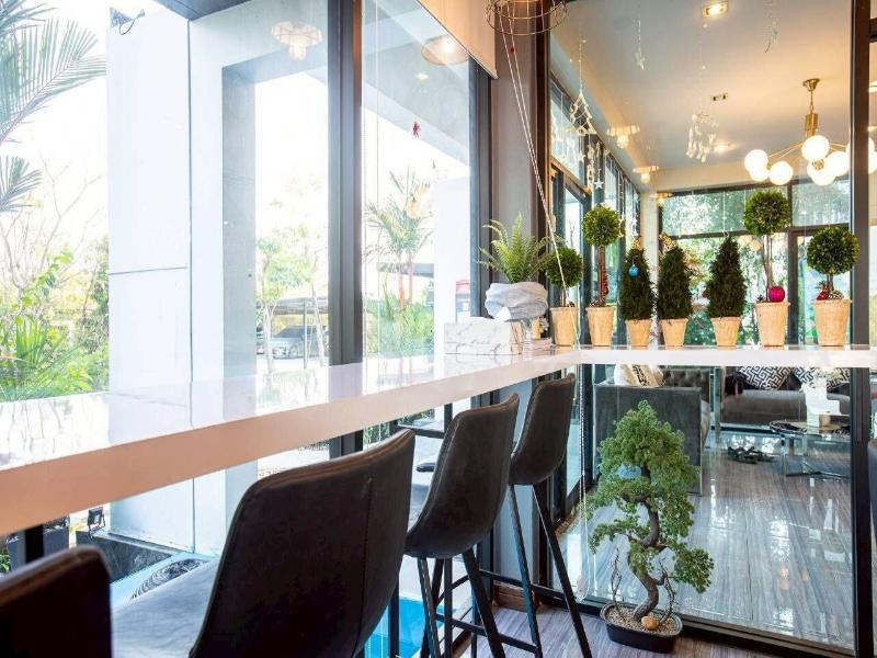 The Living Hotel Samutprakan image