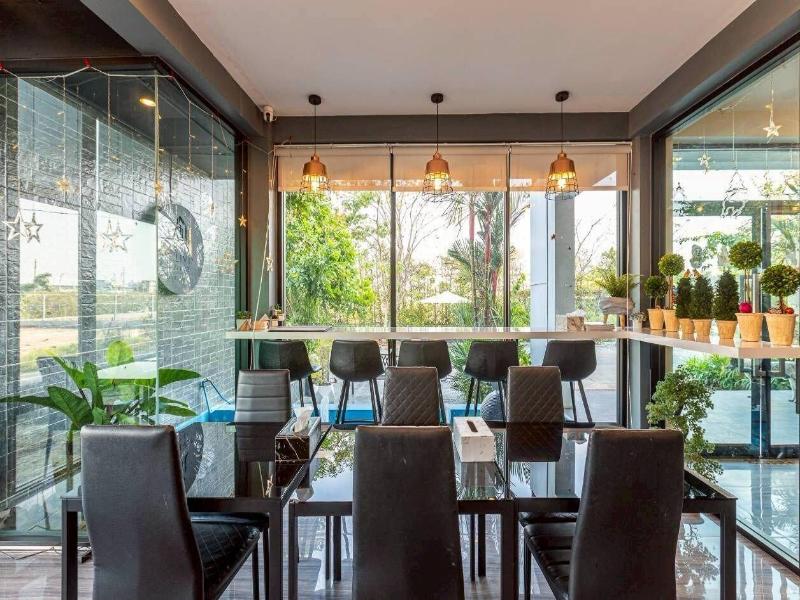 The Living Hotel Samutprakan image