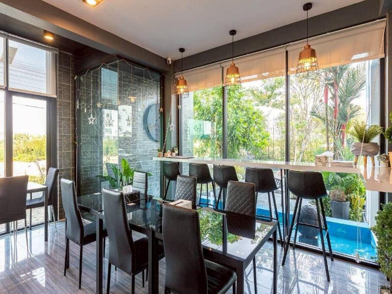 The Living Hotel Samutprakan image
