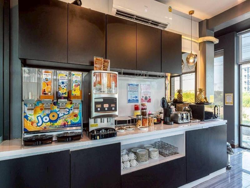 The Living Hotel Samutprakan image