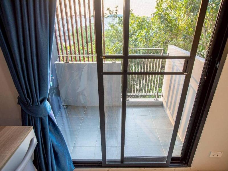 The Living Hotel Samutprakan image