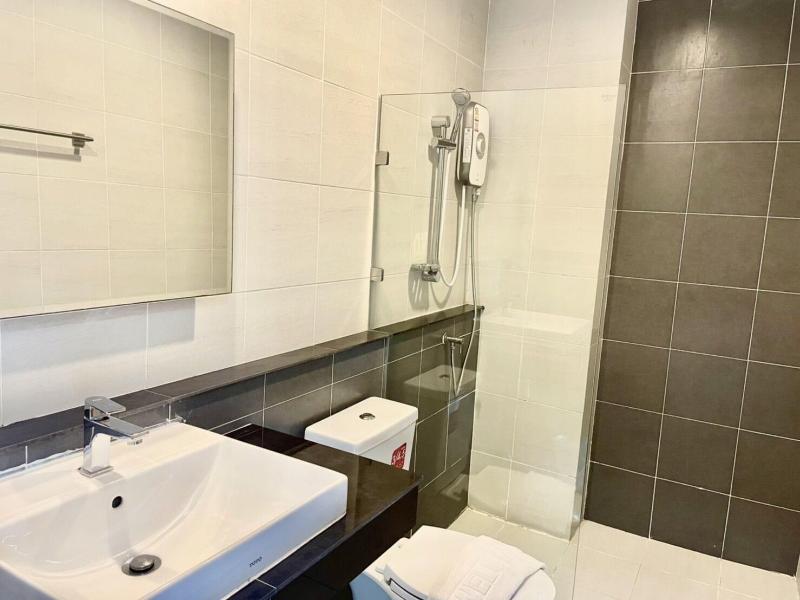 The Living Hotel Samutprakan image