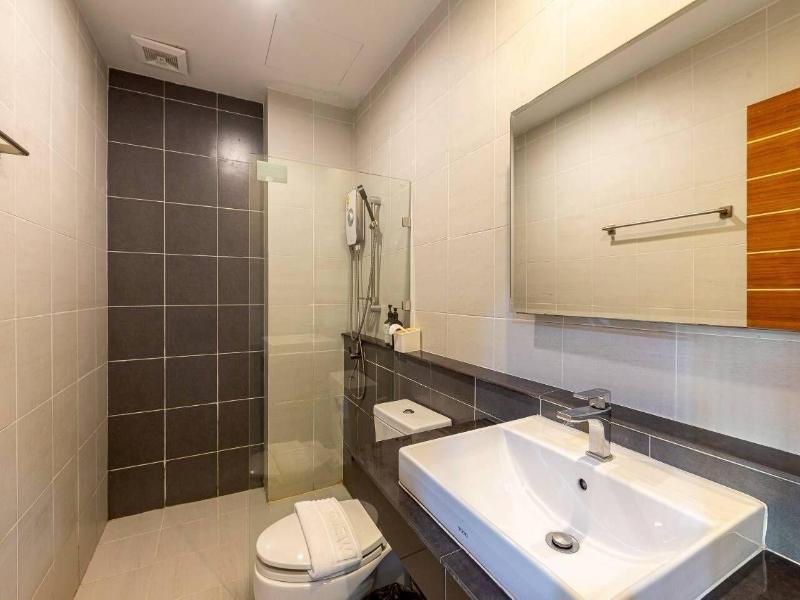 The Living Hotel Samutprakan image