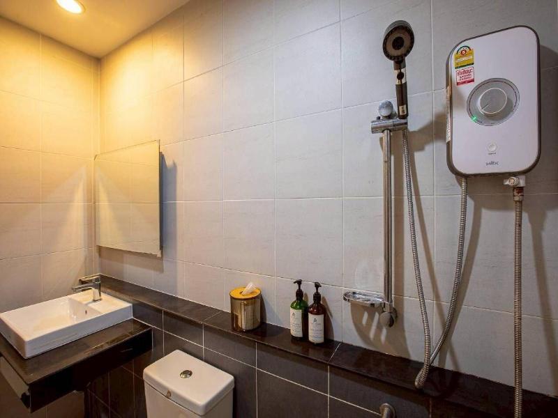The Living Hotel Samutprakan image