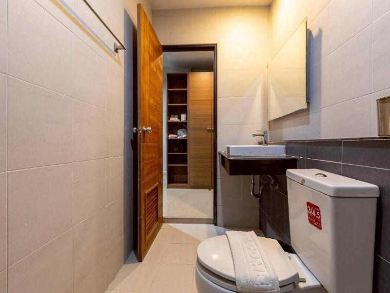 The Living Hotel Samutprakan image