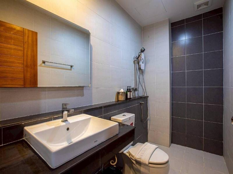 The Living Hotel Samutprakan image
