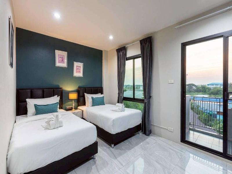 The Living Hotel Samutprakan image