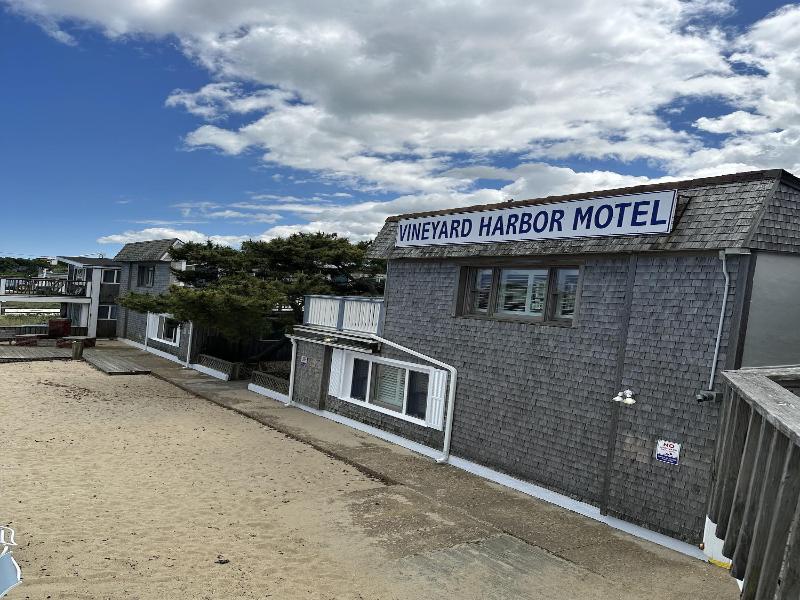 Vineyard Harbor Motel - Private Beach image