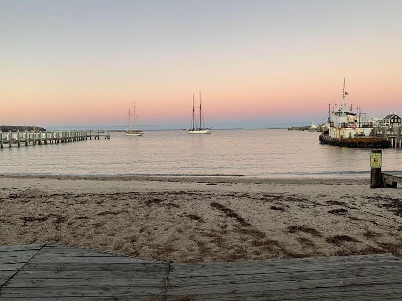 Vineyard Harbor Motel - Private Beach image
