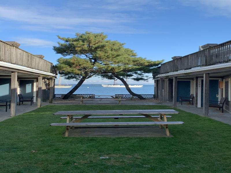 Vineyard Harbor Motel - Private Beach image