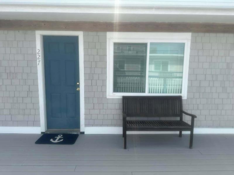 Vineyard Harbor Motel - Private Beach image