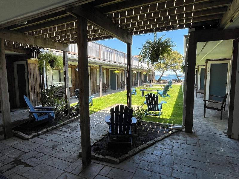Vineyard Harbor Motel - Private Beach image