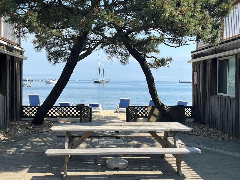 Vineyard Harbor Motel - Private Beach image