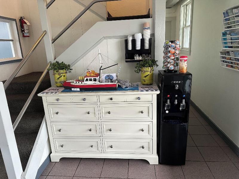 Vineyard Harbor Motel - Private Beach image