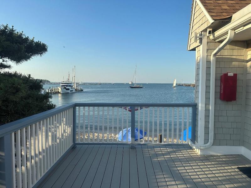 Vineyard Harbor Motel - Private Beach image