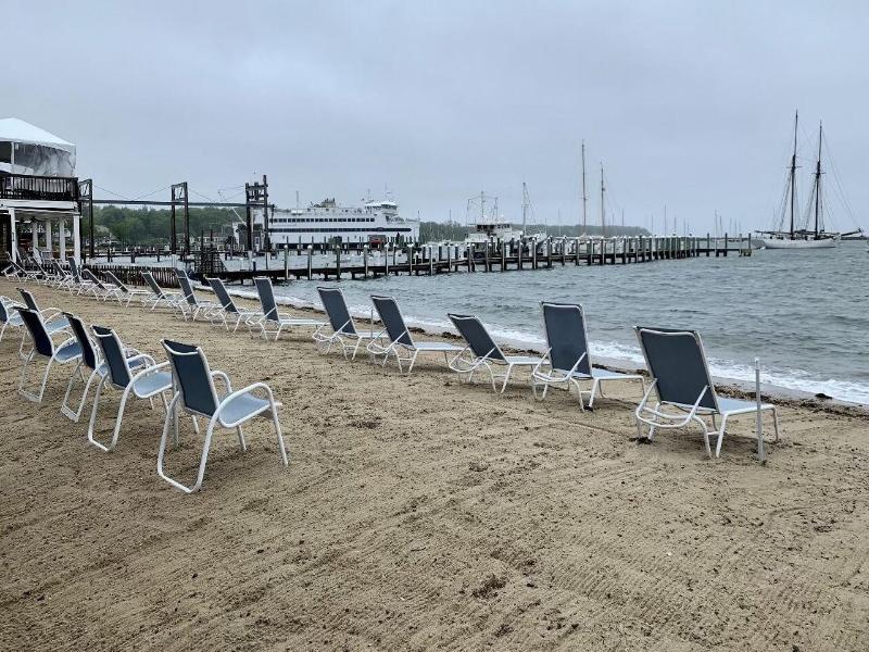 Vineyard Harbor Motel - Private Beach image