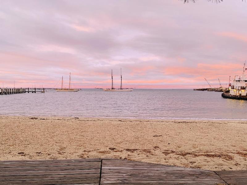 Vineyard Harbor Motel - Private Beach image