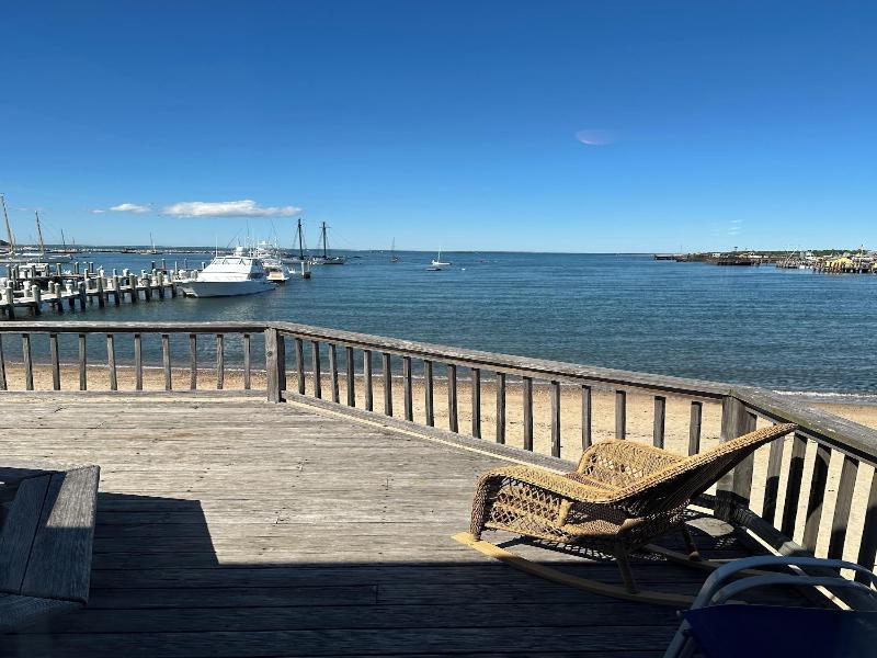 Vineyard Harbor Motel - Private Beach image
