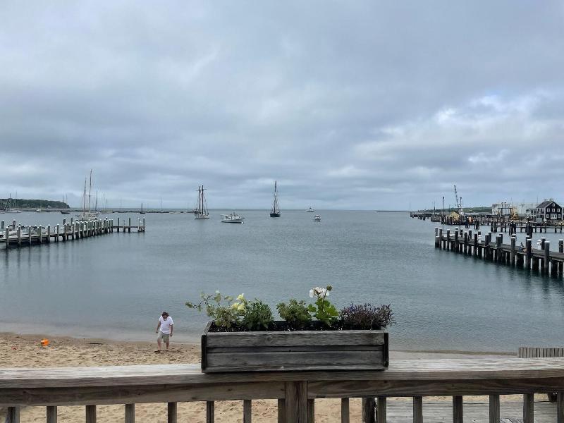 Vineyard Harbor Motel - Private Beach image