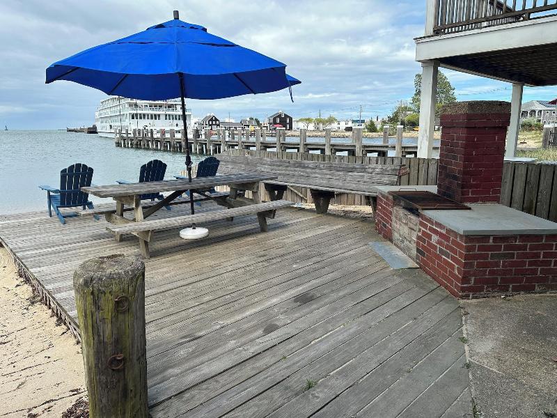 Vineyard Harbor Motel - Private Beach image