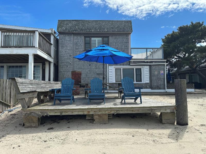 Vineyard Harbor Motel - Private Beach image