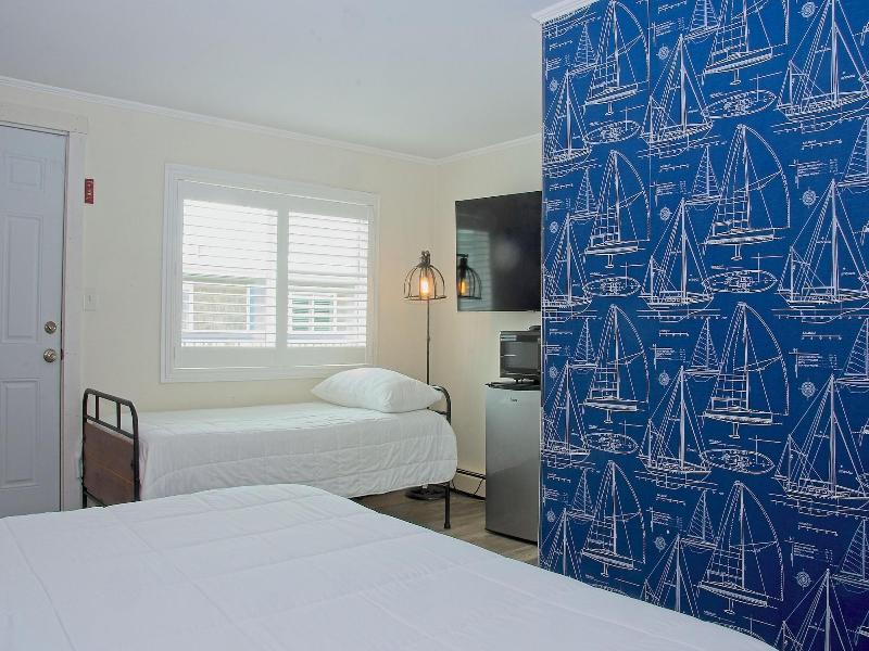 Vineyard Harbor Motel - Private Beach image