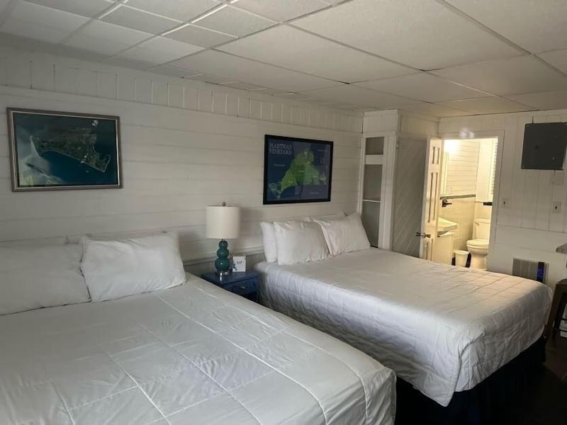 Vineyard Harbor Motel - Private Beach image