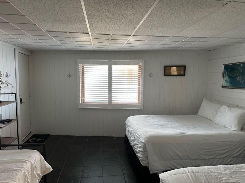 Vineyard Harbor Motel - Private Beach image
