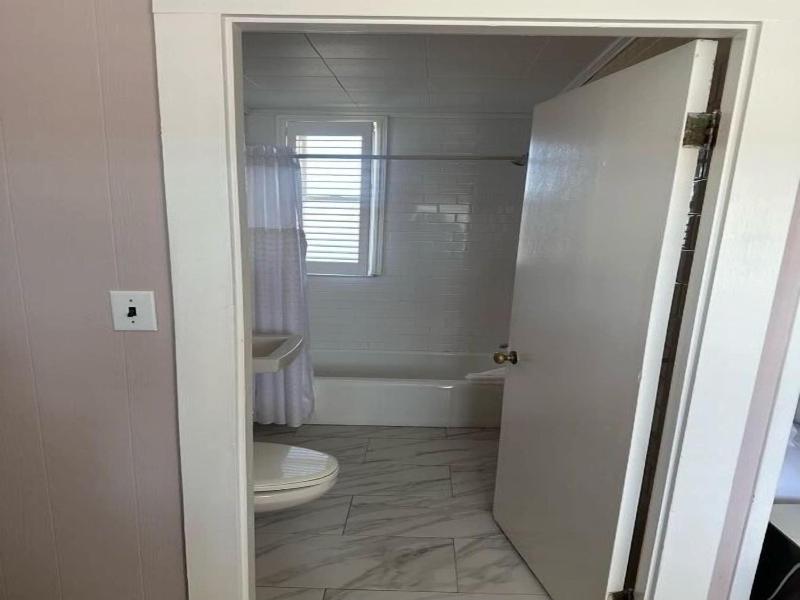 Vineyard Harbor Motel - Private Beach image