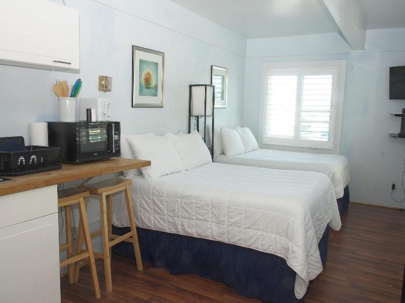 Vineyard Harbor Motel - Private Beach image