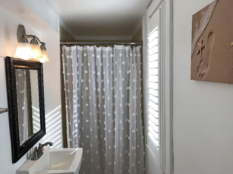 Vineyard Harbor Motel - Private Beach image