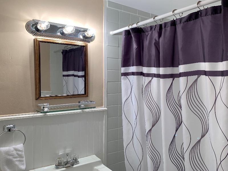 Vineyard Harbor Motel - Private Beach image