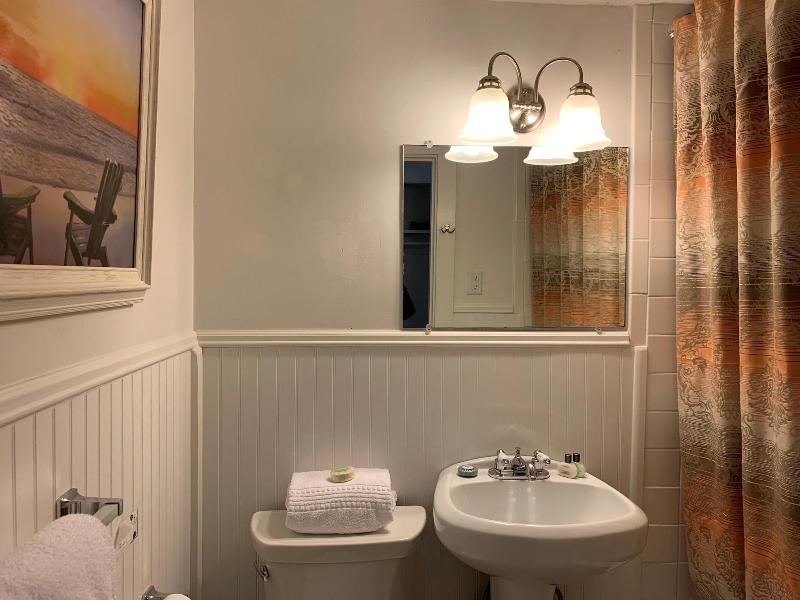 Vineyard Harbor Motel - Private Beach image