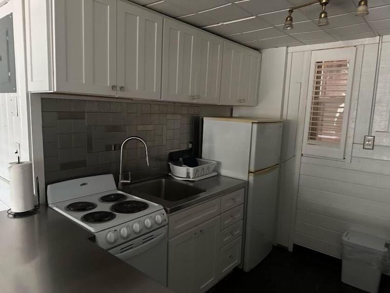 Vineyard Harbor Motel - Private Beach image