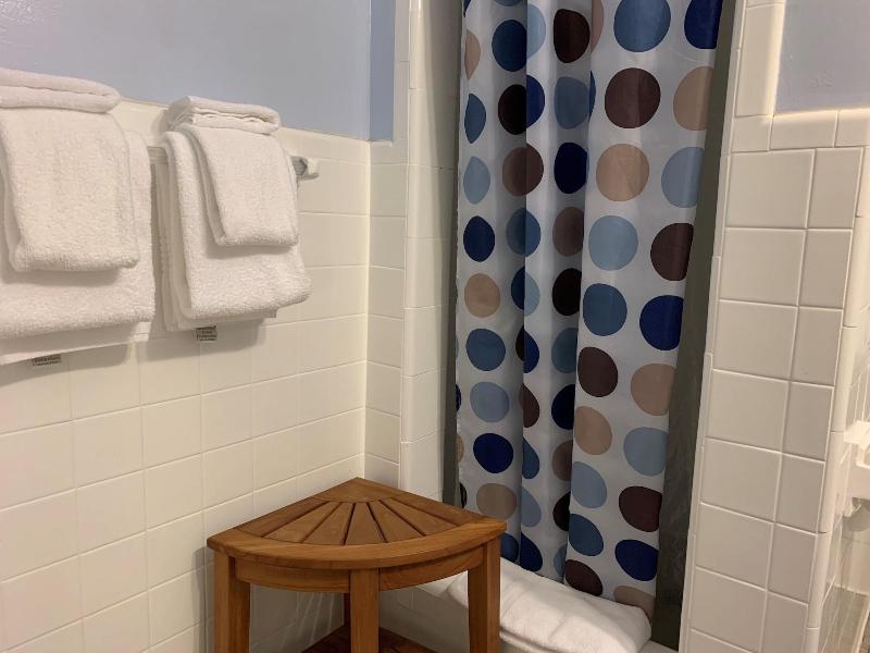 Vineyard Harbor Motel - Private Beach image