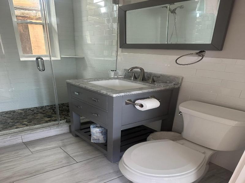 Vineyard Harbor Motel - Private Beach image