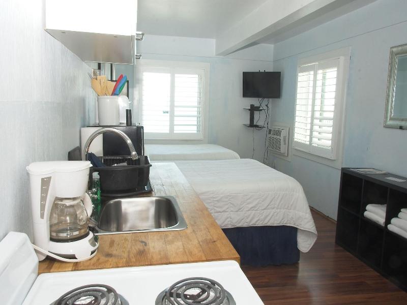 Vineyard Harbor Motel - Private Beach image